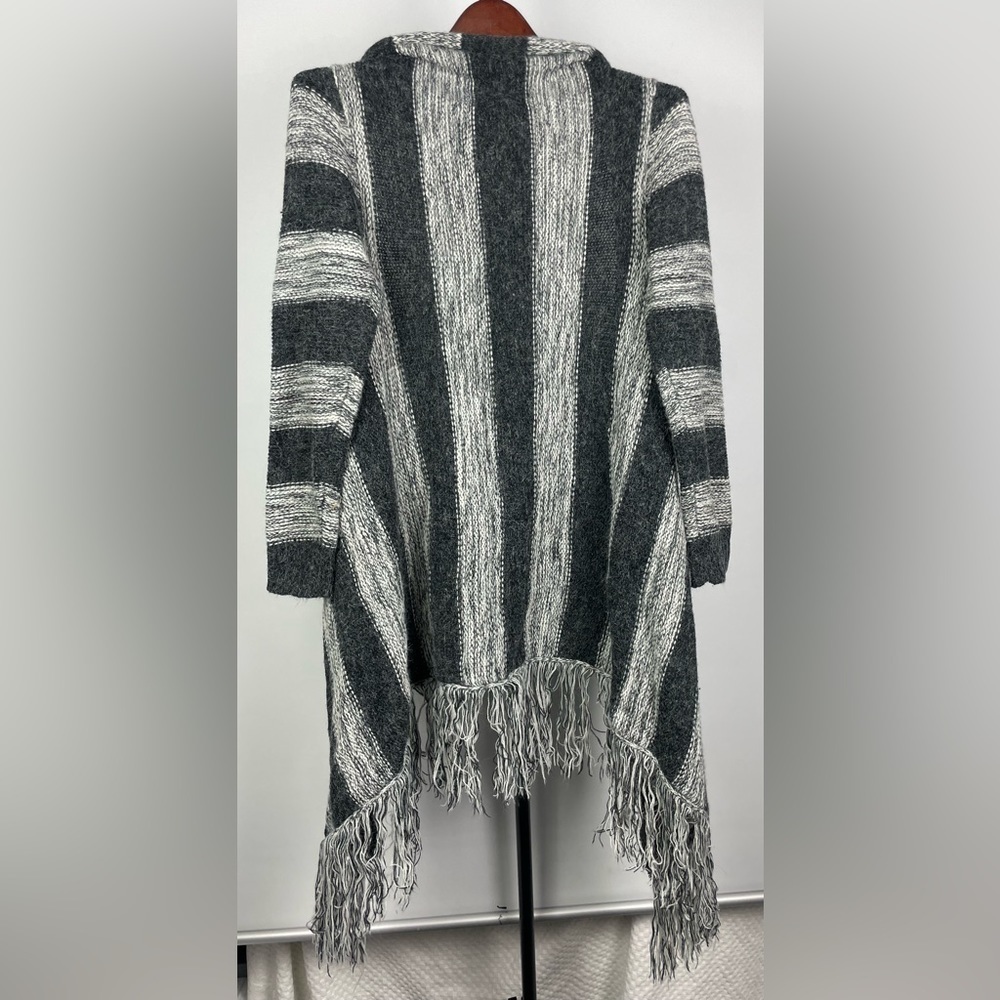 Tris Design Gray Striped Mohair Blend Fringe Trim Open Front Sweater - Picture 7 of 8